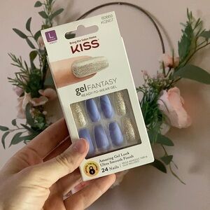 NIB Kiss Gel Fantasy Periwinkle Sparkle Long Nails
